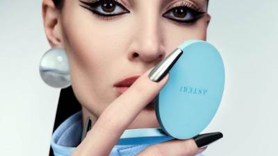 أفضل مستحضرات بودرة التثبيت من أشهر الماركات العالمية