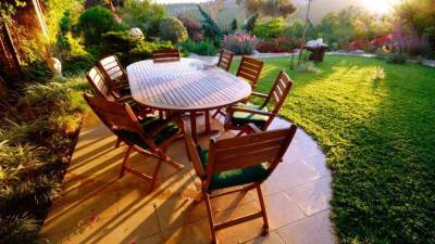 حيل بسيطة لإبعاد الحشرات عن منزلك طوال الصيف