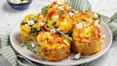 طريقة عمل مافن البيض بالخضار والجبن