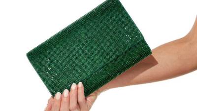 إليكِ أفضل حقائب السهرة الأنيقة من أشهر الماركات 