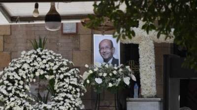 النجوم في جنازة الفنان لطفي لبيب.. صور