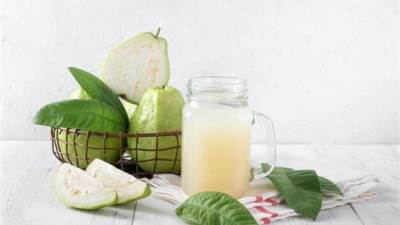 إليك قائمة بفواكه غنية بالبروتين.. منها الجوافة