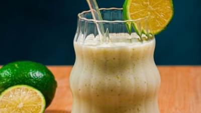 طريقة عمل سموذي الليمون البرازيلي