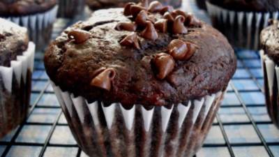 طريقة عمل مافن الموز بحبيبات الشوكولاتة