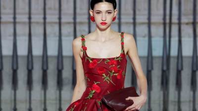 مجموعة أزياء "كارولينا هيريرا" لربيع وصيف 2026