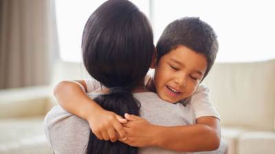 عادات يومية لتعزيز علاقتكِ بطفلك