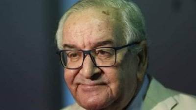  مهرجان القاهرة السينمائي يمنح المخرج محمد عبد العزيز جائزة "الهرم الذهبي" لإنجاز العمر 