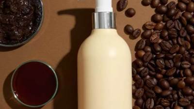 أفضل شامبوهات الشعر الغنية بالكافيين لشعر كثيف وصحي