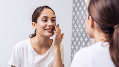 3 أشياء مهمّة جداً تقوم بها بشرتك ليلاً