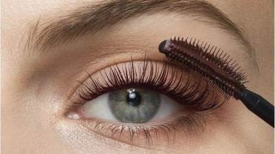 ودّعي الأسود واكتشفي سحر الماسكارا البنية