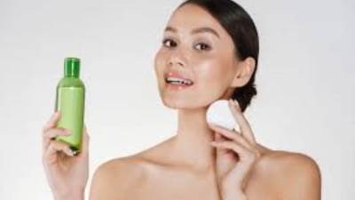 فوائد تونر الشاي الأخضر للبشرة