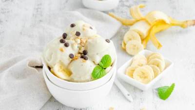 طريقة عمل آيس كريم الموز الصحي
