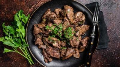 طريقة عمل كبدة الدجاج الحارة بالثوم