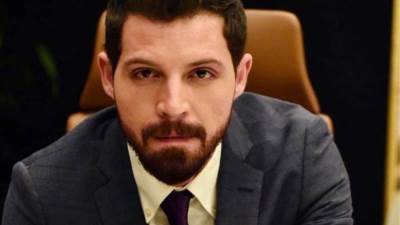 الفنان محمود حجازي: "لن أتنازل عن منع سفر ابني"