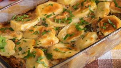 طريقة عمل صينية بطاطس باللحم المفروم