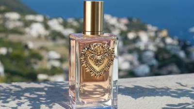 تألقي مع عطر Devotion الجديد من دار دولتشي آند غابانا