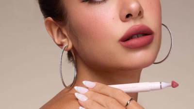 تألقي بمستحضر الشفاه Marshmallow Puff Lip Blur Pen من SHEGLAM